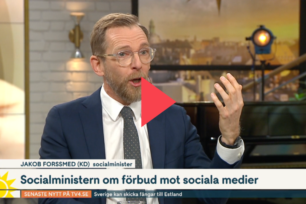 Socialministern Jakob Forssmed pratar om förbud mot sociala medier